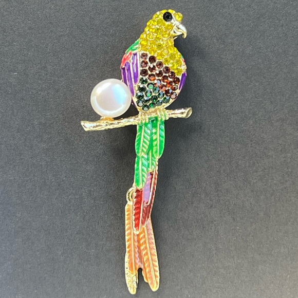 Handmade | Genuine Freshwater Pearl Pin Brooch - Picture 1 of 3
